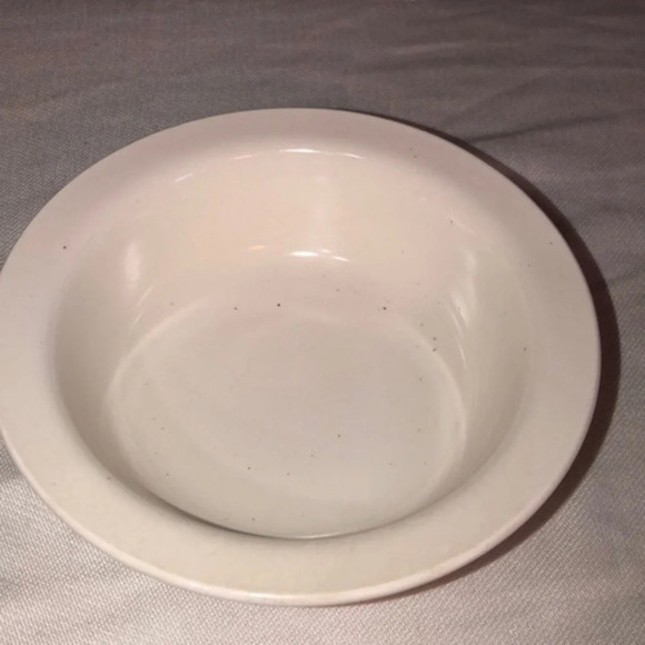 Lil' White Dish - Picture 1 of 2